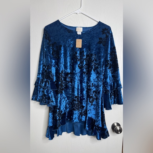 Zadie B'S Tops - •top•